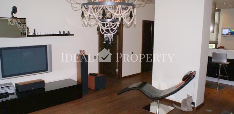 For rent elegant 2-bedroom apartment at Nitaures str.